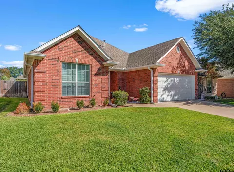 1915 Hollybranch Dr, Tyler, TX 75703
