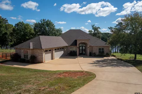 157 Springlake Dr, Gladewater, TX 75647