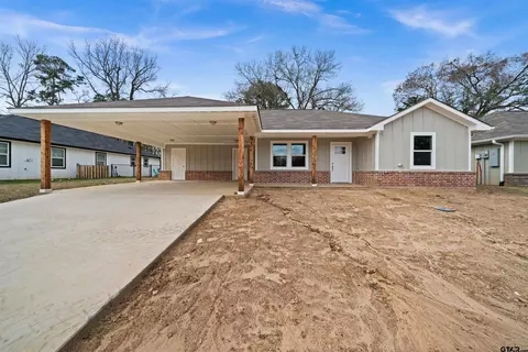 402 Garrett Cir, Winona, TX 75792