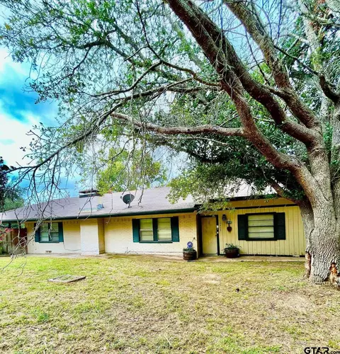 10419 Stuart St, Brownsboro, TX 75756