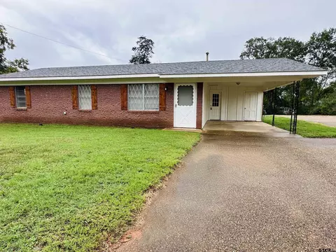 118 Fulton St, Pittsburg, TX 75686