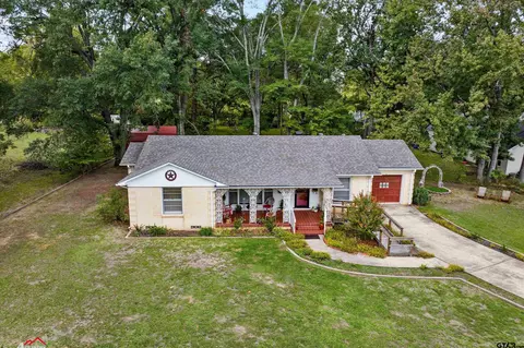 1807 Longview Dr, Henderson, TX 75654