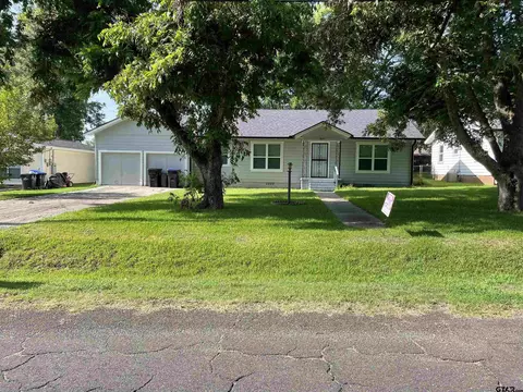 810 Harmon Dr, Longview, TX 75602
