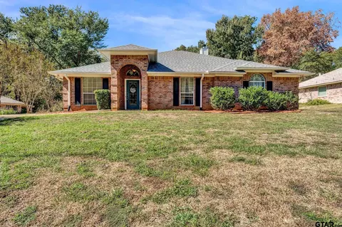 15825 Brittain Ct, Lindale, TX 75771
