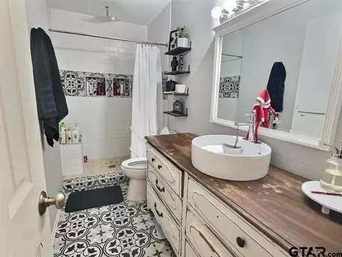 1000 E Ohio, Van, TX 75790 photo 10
