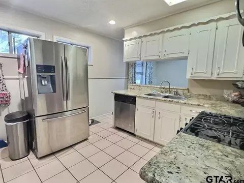 1000 E Ohio, Van, TX 75790 photo 7