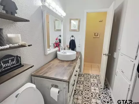 1000 E Ohio, Van, TX 75790 photo 11