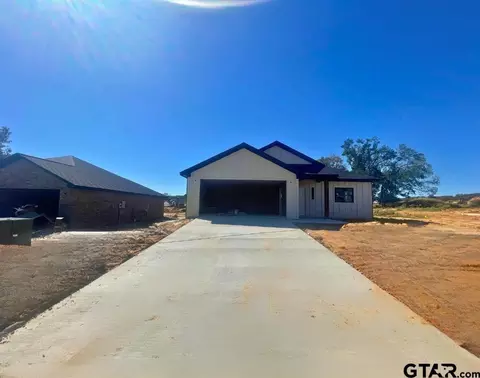 17315 Crossing Cir, Lindale, TX 75771