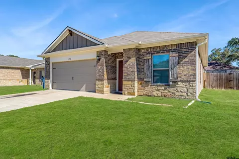 17392 Stacy St, Lindale, TX 75771