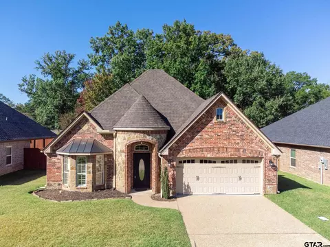 719 Cove Pl, Longview, TX 75605