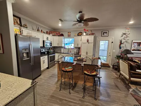 4003 Thomas, Longview, TX 75605 photo 3