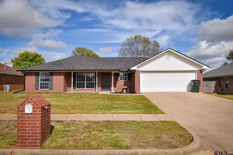 11160 Triple Crown Dr, Flint, TX 75762