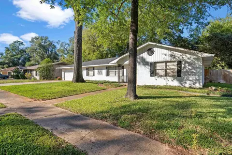 212 Ridgecrest Dr, Tyler, TX 75701