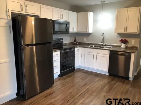 14560 Tucker St Unit #17, Lindale, TX 75771