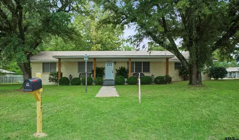 1117 Woodlawn St, Kilgore, TX 75662