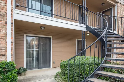 400 S Town #105, Tyler, TX 75703
