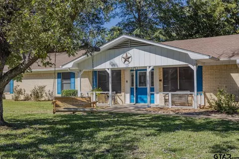 507 Charmwood, Chandler, TX 75758