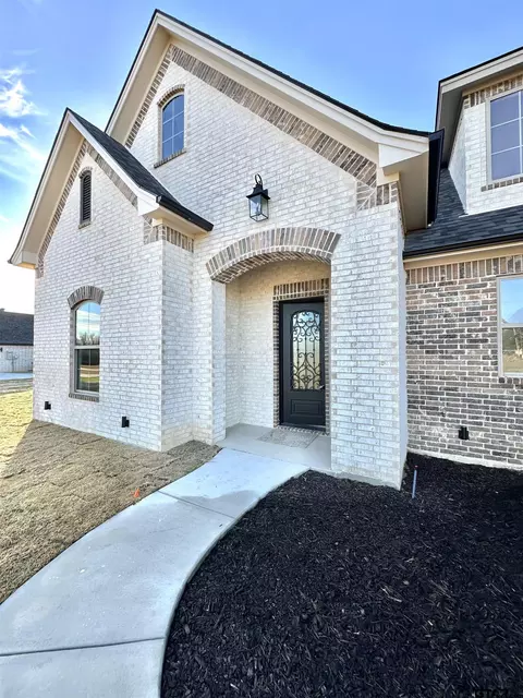 191 Brooks Dr, Gladewater, TX 75647