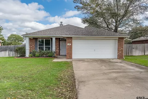389 Asher Ln, Lindale, TX 75771