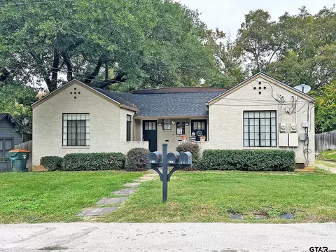 300 E 302 304 E Dodge St, Tyler, TX 75701