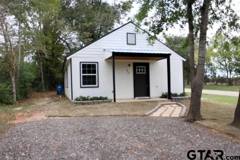 820 S Athena St, Troup, TX 75789