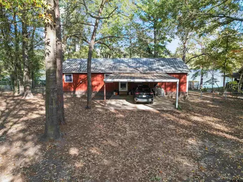 6331 Oakwood Dr, Gilmer, TX 75645
