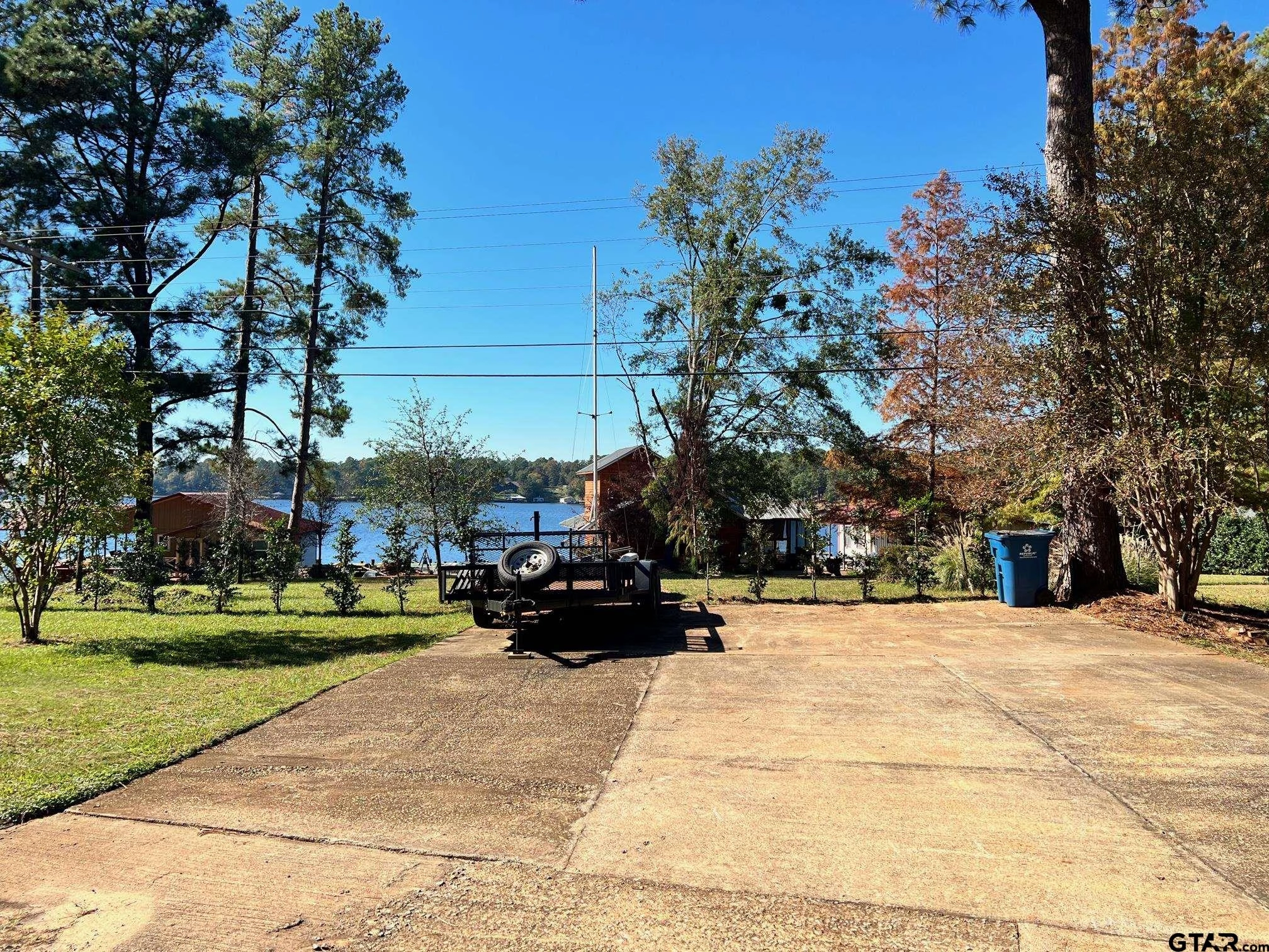 2513 Lakeshore Dr  