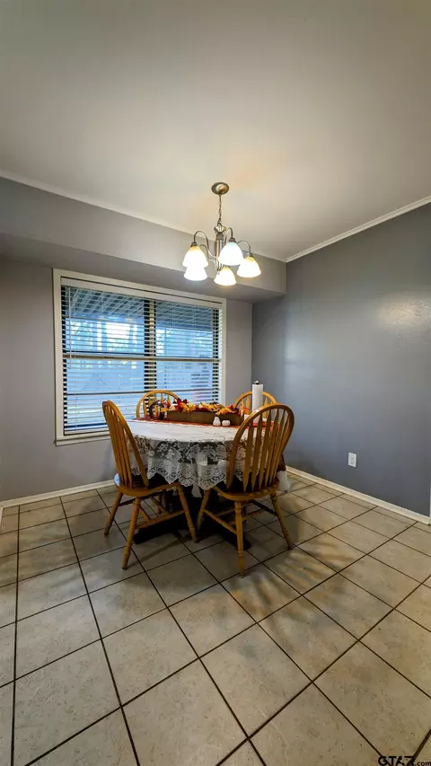 300 E Twilight, Longview, TX 75604 photo 9