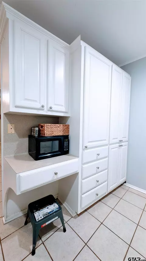 300 E Twilight, Longview, TX 75604 photo 8