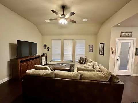 705 Copperleaf Dr, Midlothian, TX 76065 photo 11
