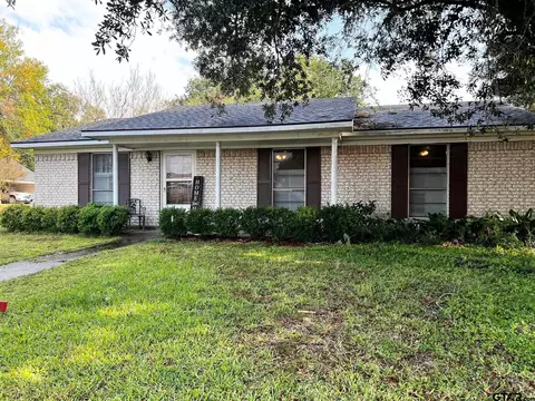 107 Village Way, Crockett, TX 75835