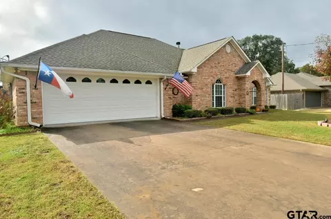 165 Pat Dr, Mineola, TX 75773