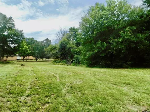 3207 Fairlawn Dr, Tyler, TX 75702