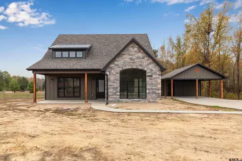 464 Deer Park Ln, Mount Pleasant, TX 75455