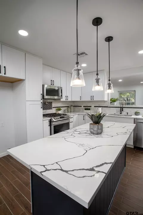 816 Pinedale Pl, Tyler, TX 75701