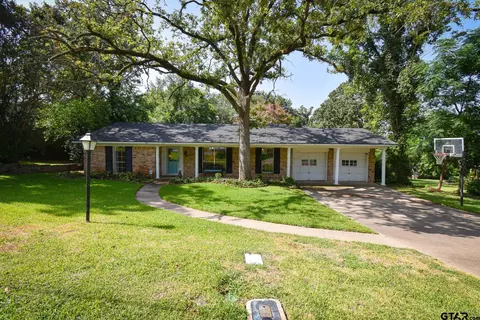 1615 Hillcrest St, Jacksonville, TX 75766