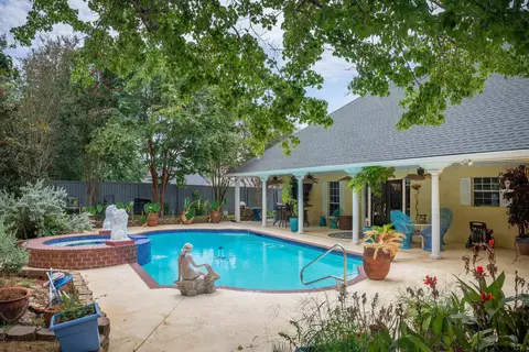 8306 Crooked Trl, Tyler, TX 75703