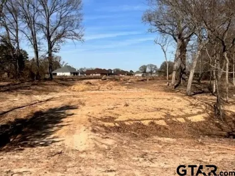 22036 Cr 422, Lindale, TX 75771