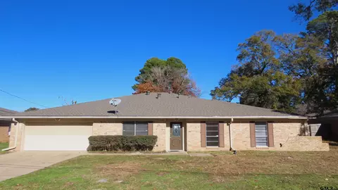405 Hollyoak Dr, Tyler, TX 75703