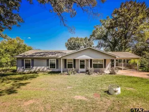 1710 Oak St, White Oak, TX 75693