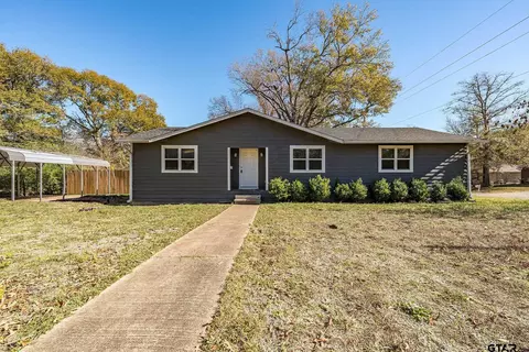 310 S Langham St, Troup, TX 75789