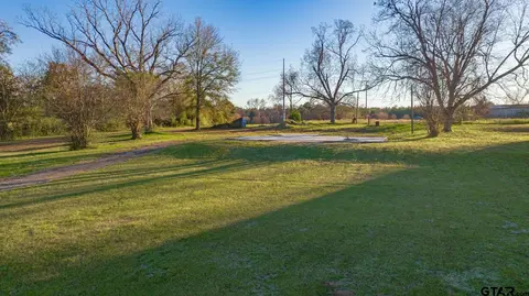 509 Hillcrest Dr, Hughes Springs, TX 75656