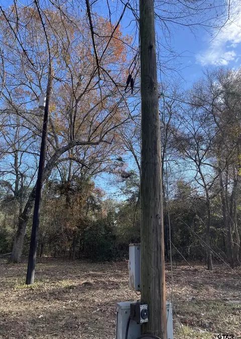 357 Private Road 6907, Palestine, TX 75803