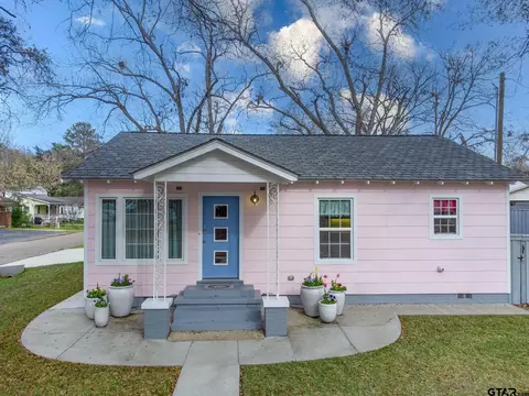 520 N Walnut St, Jefferson, TX 75657