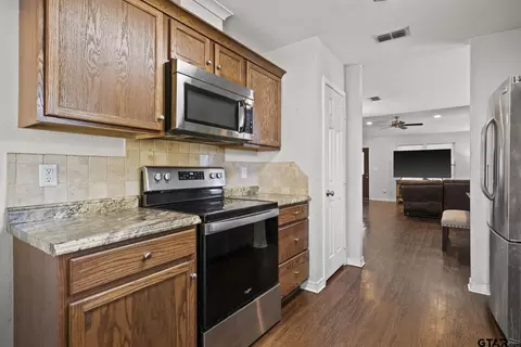705 Viewcrest, Longview, TX 75604 photo 10