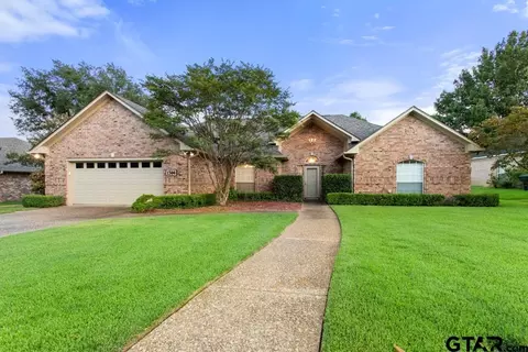1306 Spring Br, Tyler, TX 75703