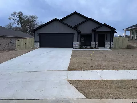 17409 Crossing Cir, Lindale, TX 75771