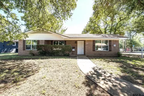 801 Circle Dr, Jacksonville, TX 75766