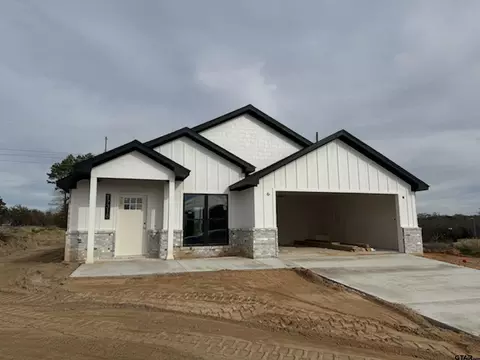 17318 Crossing Cir, Lindale, TX 75771