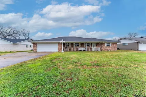 1523 Live Oak St, Sulphur Springs, TX 75482